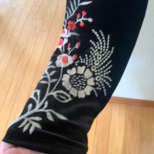 NWT Johnny Was VALENTINA black velvet embroidered leggings   Winter ‘22